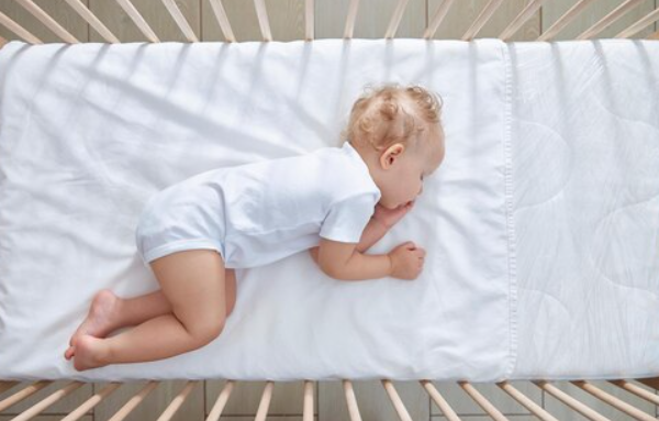 Como escolher o colchão de berço ideal para o seu bebê?