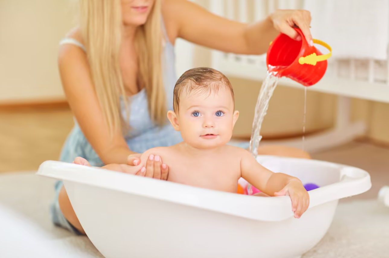 Banheira portátil: Como escolher a mais segura para o seu bebê?
